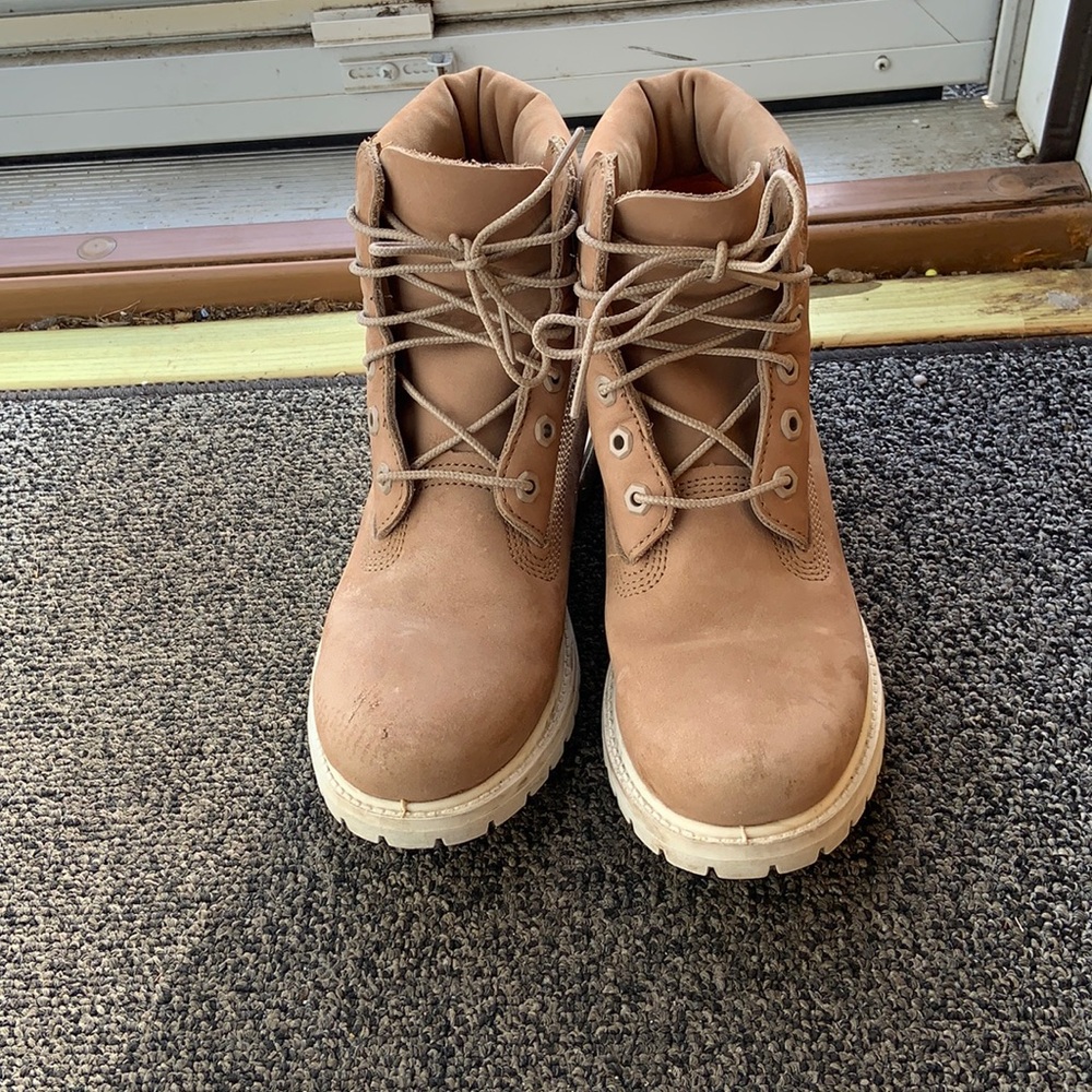 Timberlands light tan size 7.5